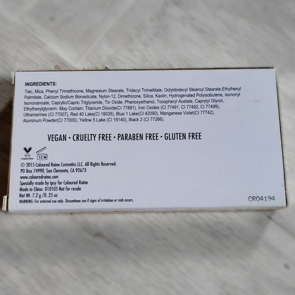 Coloured Raine Vineyard Soiree Shadow Palette - Neutral & Purple Pigments - Picture 3 of 4